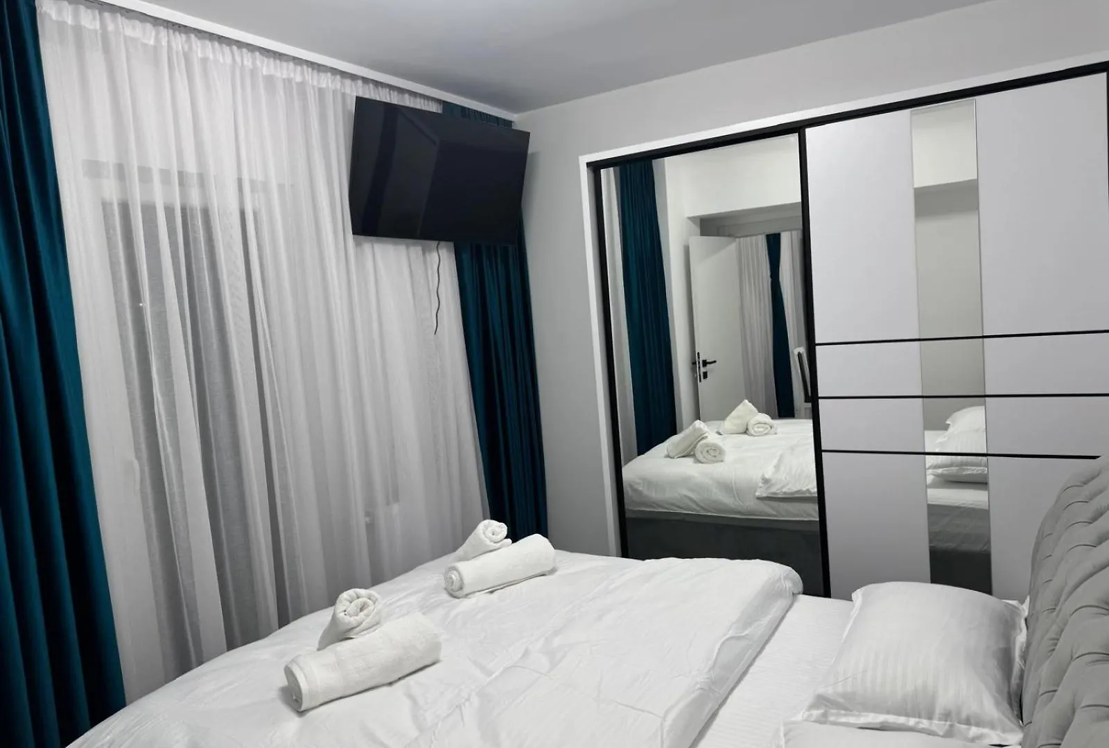 New World Militari Grand Studio 3 Bukarest 0*,  Rumänien
